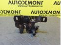 8D0823509C 8D0823509D 8D0823509J - Zámok prednej kapoty