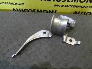 Pravý pánt zadnej kapoty 8E9827300E 8E9827300F 8E9827300G - Audi A4 B6 8E 2002 Avant 1.9 Tdi 74 kW AVB ENW