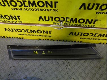 4B5853377G - Ľavá zadná lišta okolo skla - Audi A6 Sedan 1998 - 2005