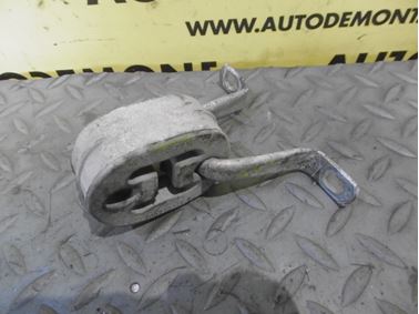 Silentblok výfuku 8D0253147E - Audi A6 C5 4B 2003 Allroad Avant Quattro 2.5 TDI 132 kW AKE EYJ