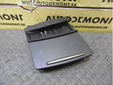 Predný popolník 4F1857951C - Audi A6 C6 4F 2006 Avant Quattro 3.0 TDI 165 kW BMK HVE