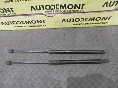 Vzpery zadnej kapoty 4F9827552C - Audi A6 C6 4F 2006 Avant Quattro 3.0 TDI 165 kW BMK HVE