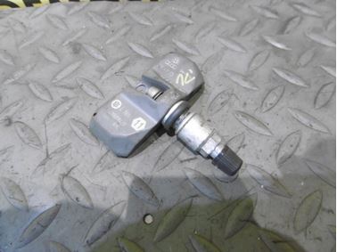 Senzor tlaku v pneumatikách 4F0907275 4F0907275B 4F0907275D 7PP907275F - Audi A6 C6 4F 2006 Avant Quattro 3.0 TDI 165 kW BMK HVE