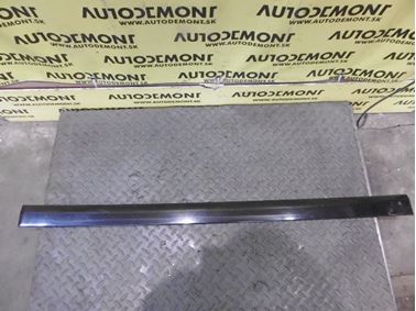 8D0853953B - Ľavá predná lišta dverí - Audi A4 1999 - 2001