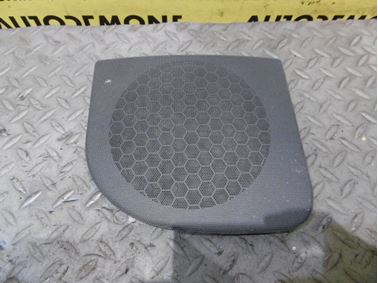 8D5035405 - Ľavý zadný kryt reproduktora - Audi A4 1995 - 2001