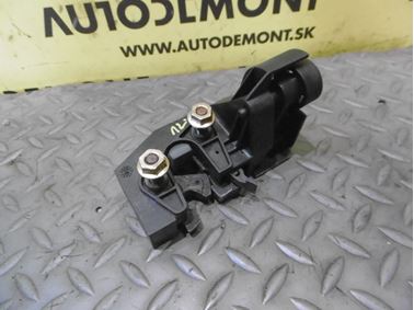 4B0885734C - Pravý zámok zadných sedačiek - Audi A4 1998 - 2008 A6 1998 - 2011 A6 Allroad 2000 - 2011 Seat Exeo 2009 - 2014