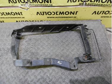 4D0805856A - Pravý predný držiak svetlometu - Audi A8 1994 - 2001